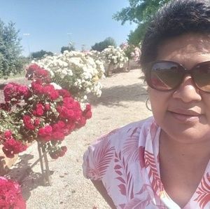 Meet your Posher, Flora kay